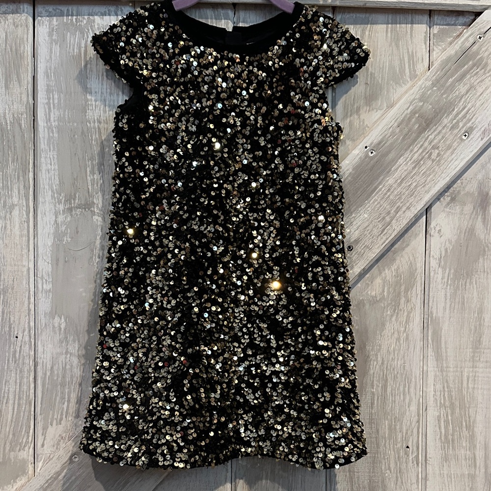 cupcakes & cashmere Black Sequin Cap-Sleeve Party Dress